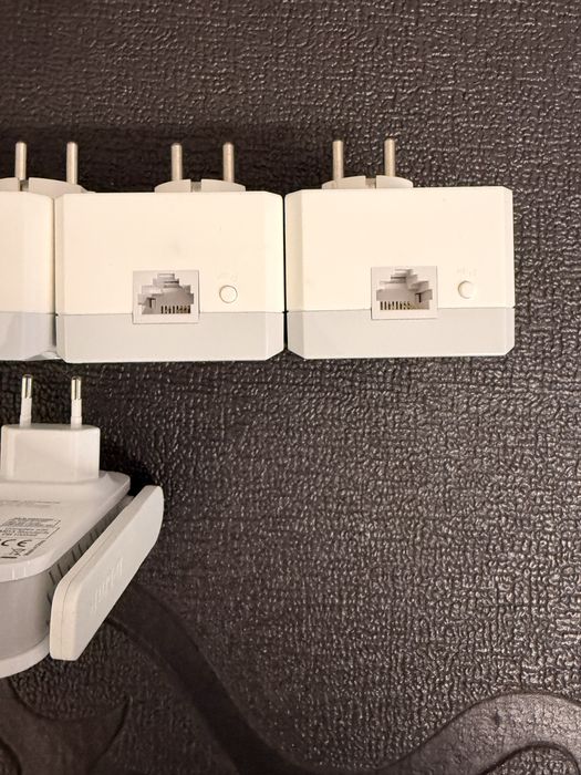 Conjunto Powerline TP-Link + Repetidor D-Link: 5 Adaptadores + Wifi