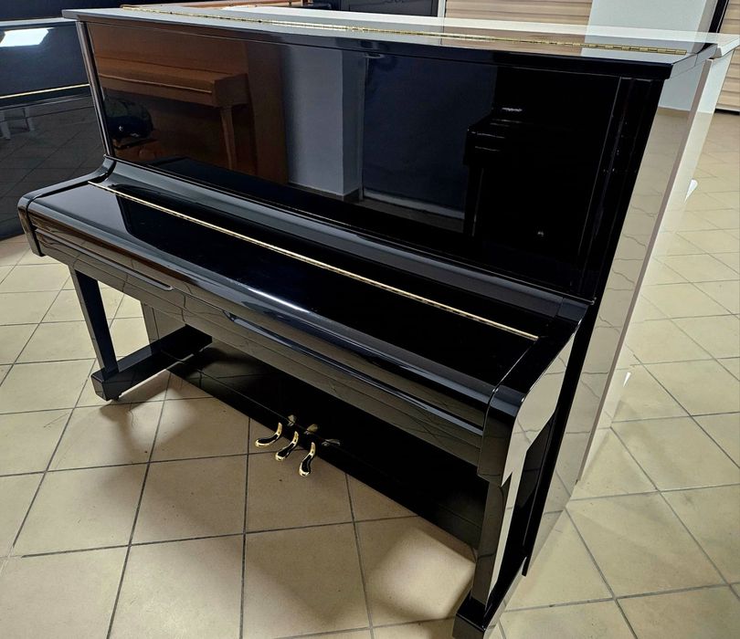 Pianino Young Chang 121cm czarne na wysoki połysk  Stan  perfekcyjny