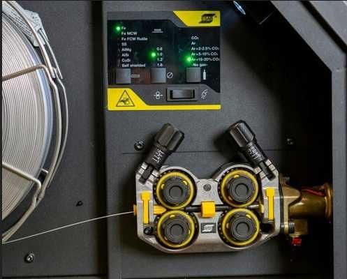 Spawarka Esab RUSTLER EM 350C PRO Synergic + 15kg SG2 (zestaw)