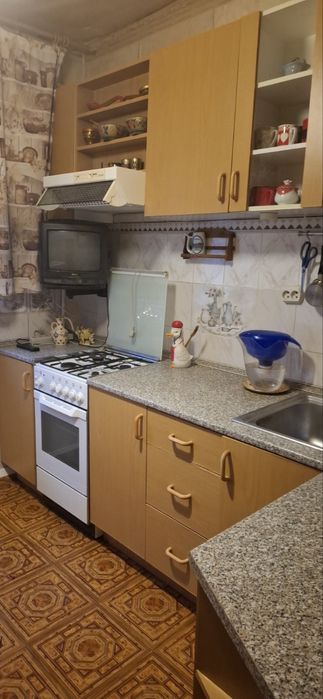 Оренда газ 2 поверх  2 кімн. Вул. Б.  Гмирі 9