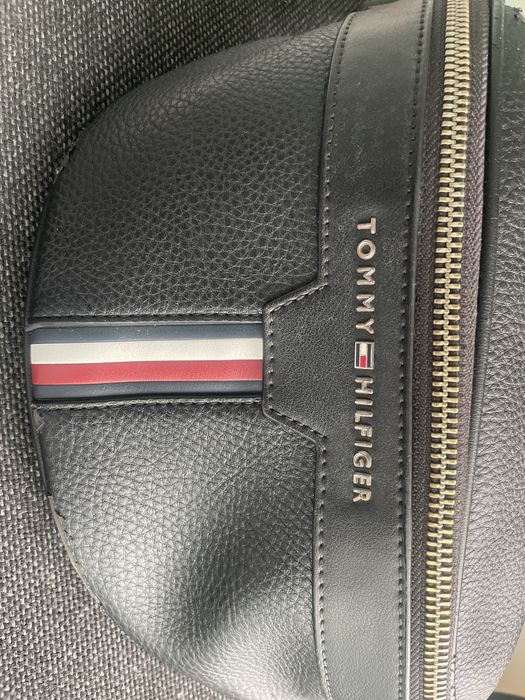 Сумкa бананка Tommy Hilfiger оригинал