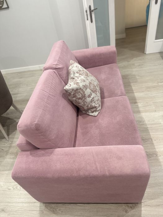 Sofá cor de rosa