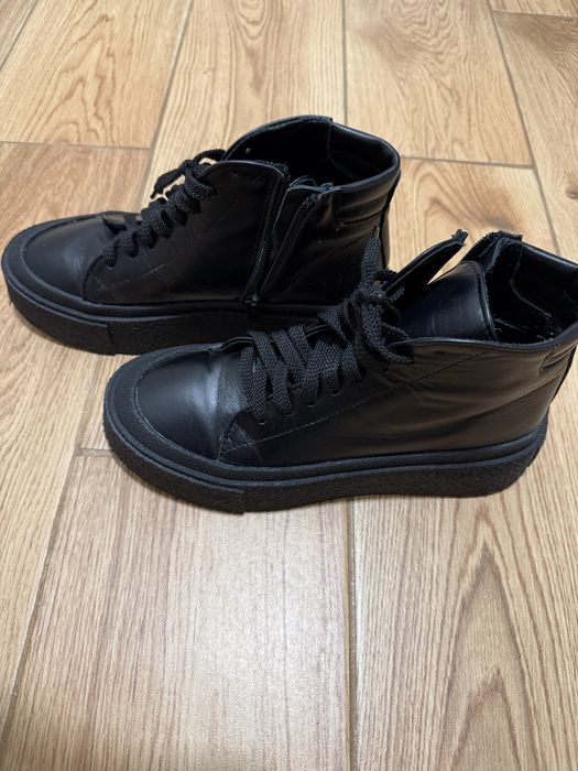 Продам деми ботинки