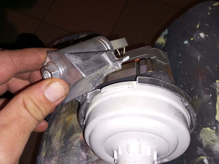 Pompa zmywarki Bosch Siemens myjąca silnik