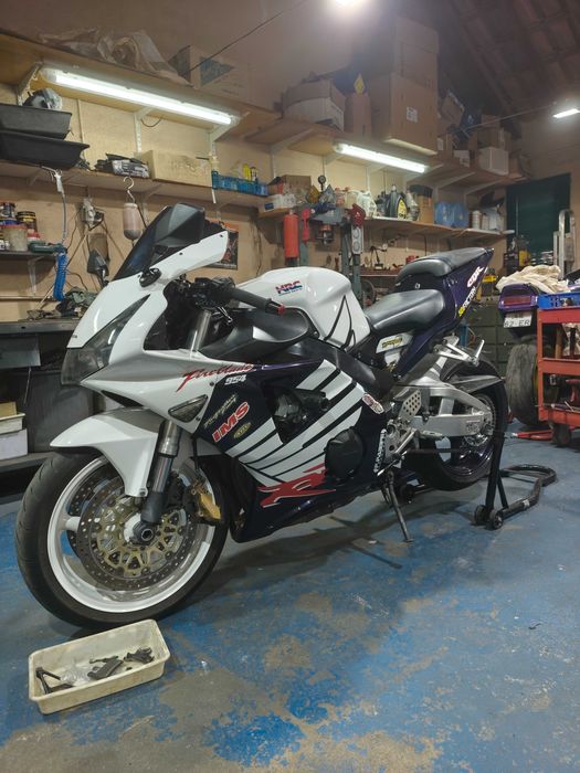 Cbr 954  revisionada pronta a andar