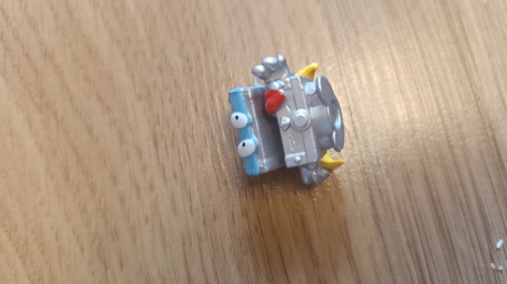 Srebrne figurki super zings