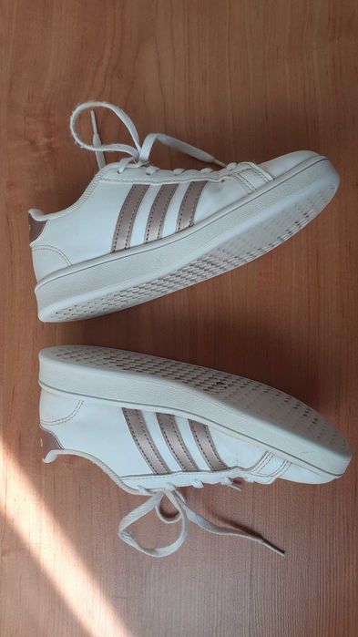 Ténis ADIDAS menina riscas rosa bronze metalizado Tam31