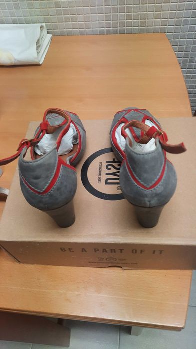 Sapatos altos nº 36