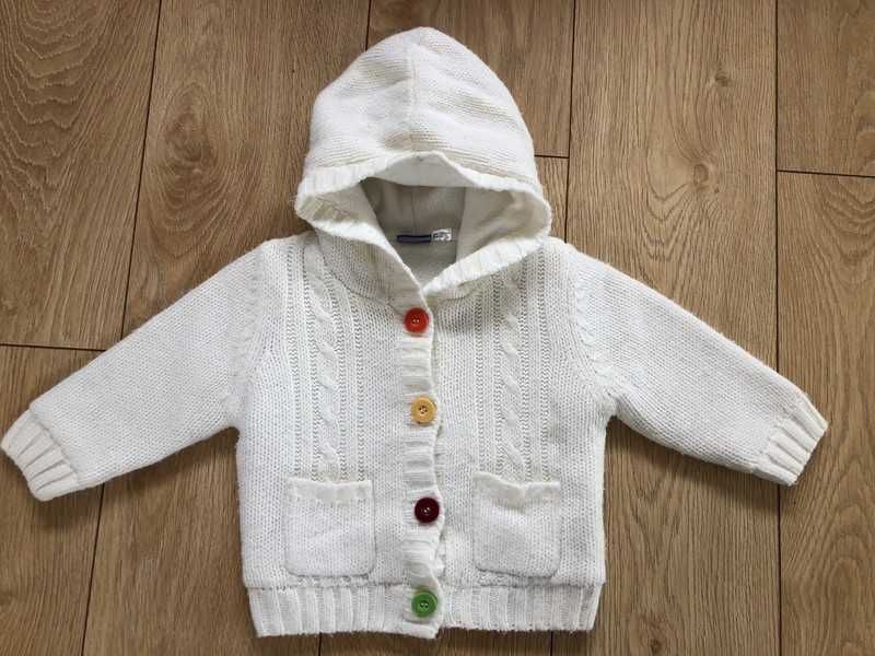 Biały sweter z polarową podszewką