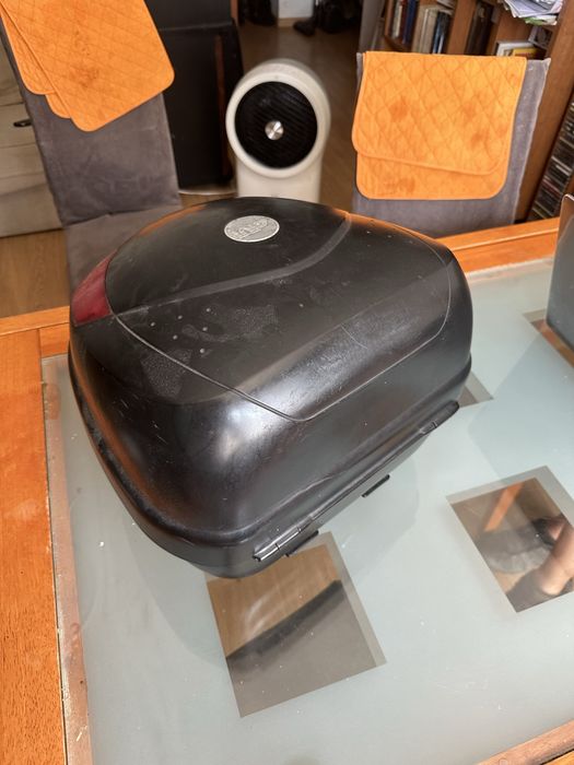 Top case Givi , bau para moto givi