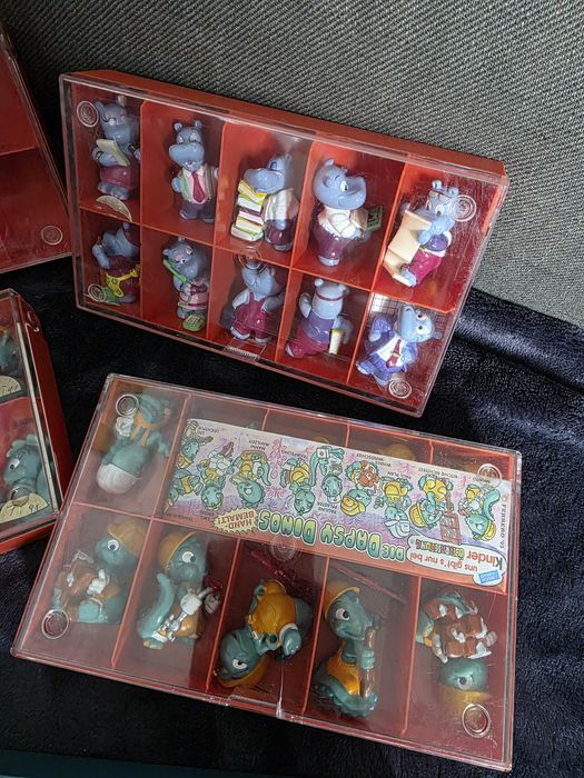 Zestaw starych zabawek z Kinder Surprise