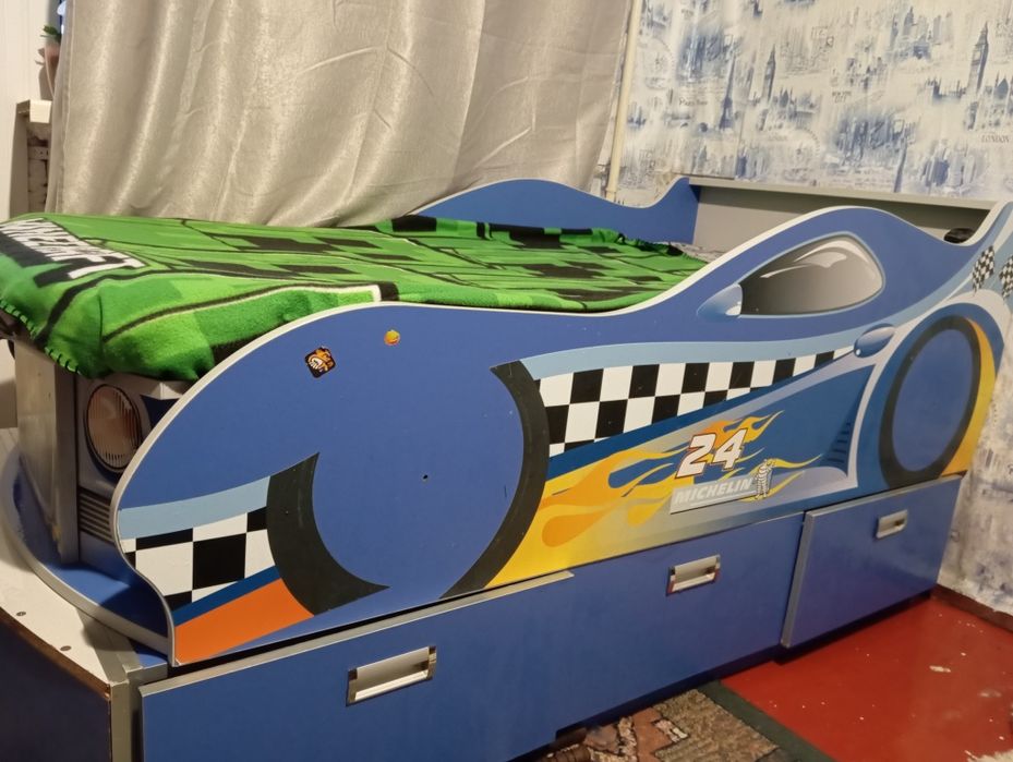 Ліжко машинка, кровать дитяча односпальна