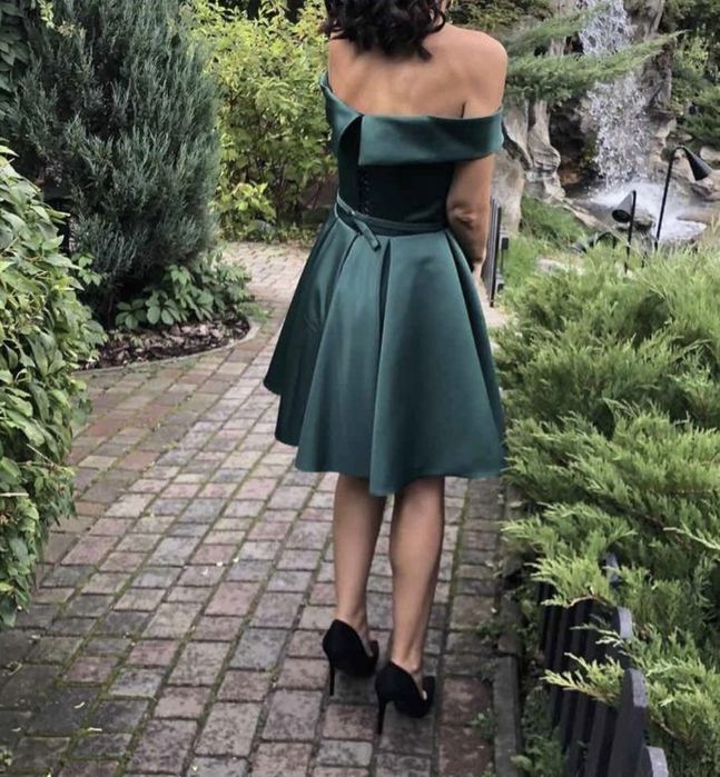 Вечірня,  святкова сукня