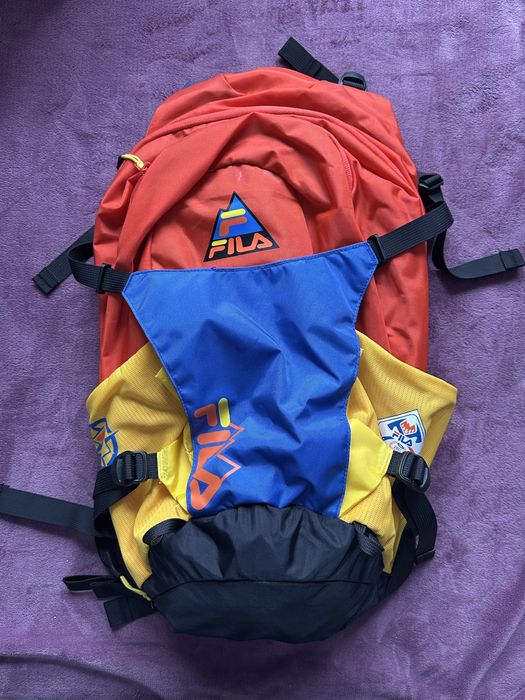 Рюкзак FILA з захистом від дощу червоно-синьо-жовтий
