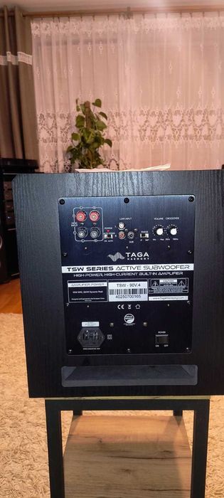 Subwoofer TSW-90v4 aktywny czarny.