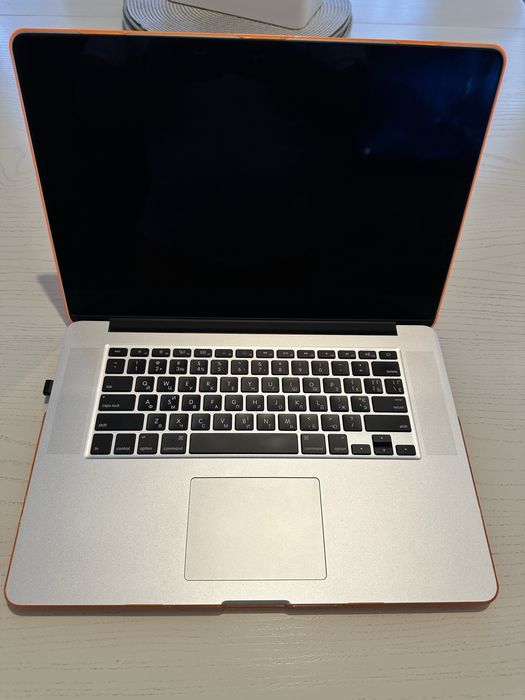 Продається Macbook pro