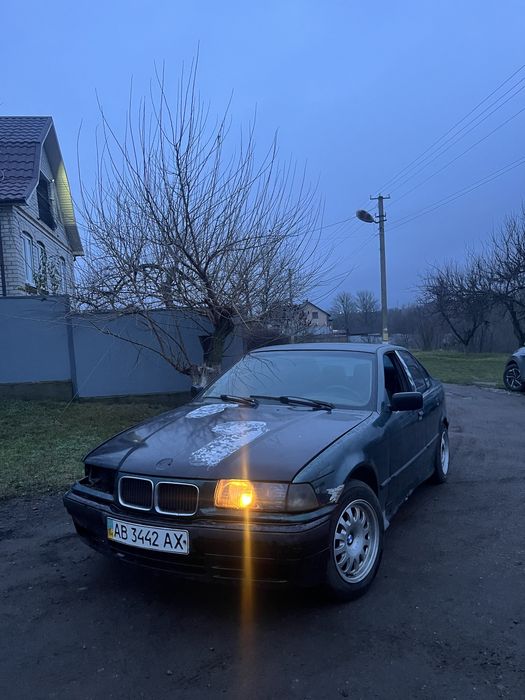 БМВ 318i 1,8 бензин