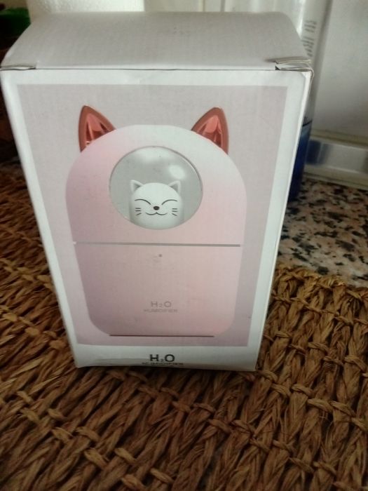 Humidificador em forma de gato