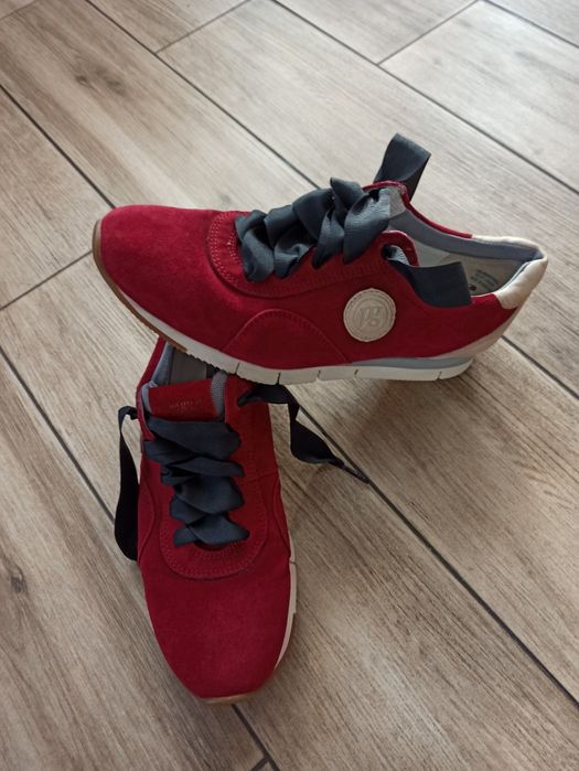 Кросовки  жіночі