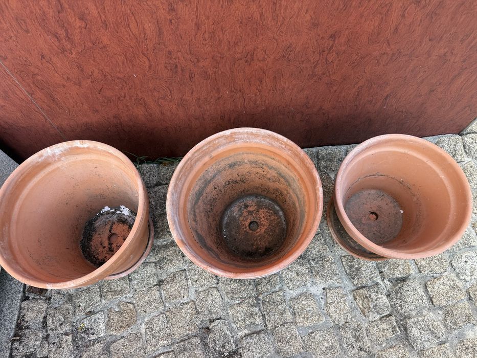 Conjunto 03 vasos de barro