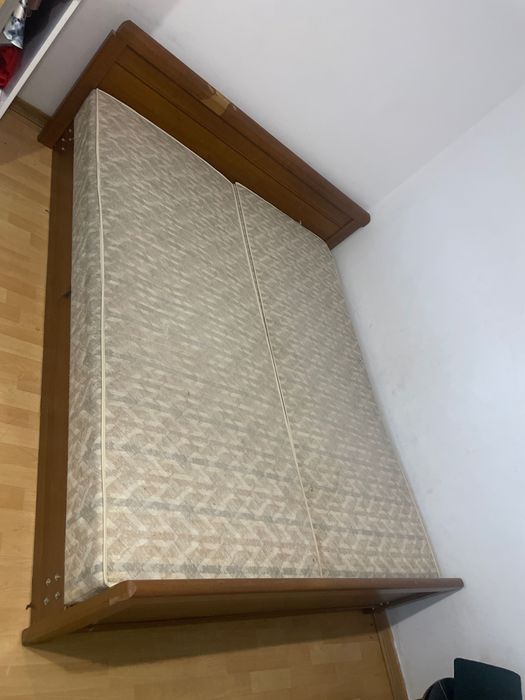 Łóżko małżeńskie
