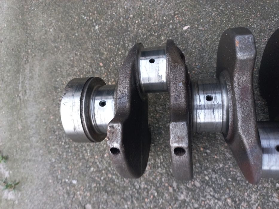 Продам колінчастий вал.коленвал 21213