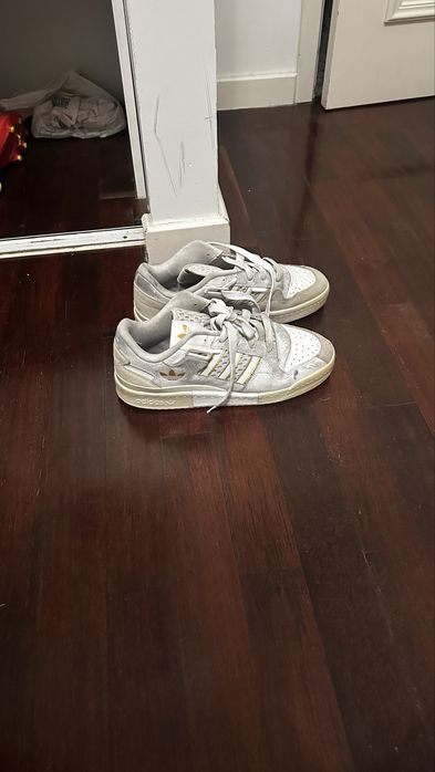 Tenis adidas em bom estado