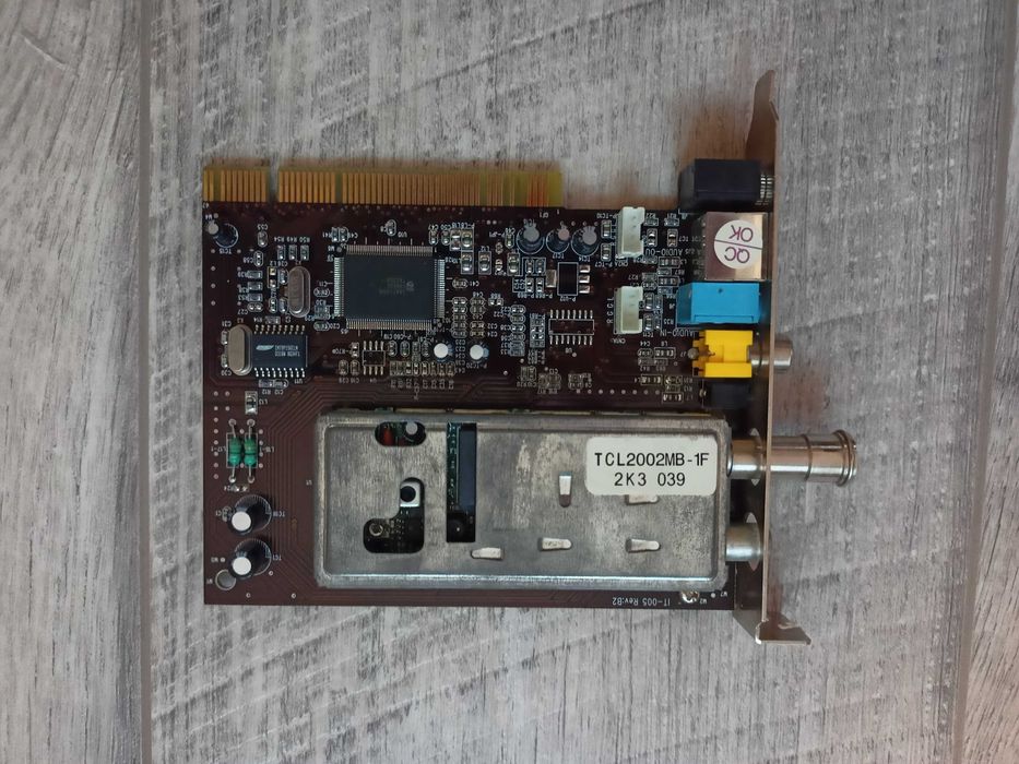 ТВ тюнер внутренний Manli (TV tuner) шина PCI, на чипе Philips SAA7134
