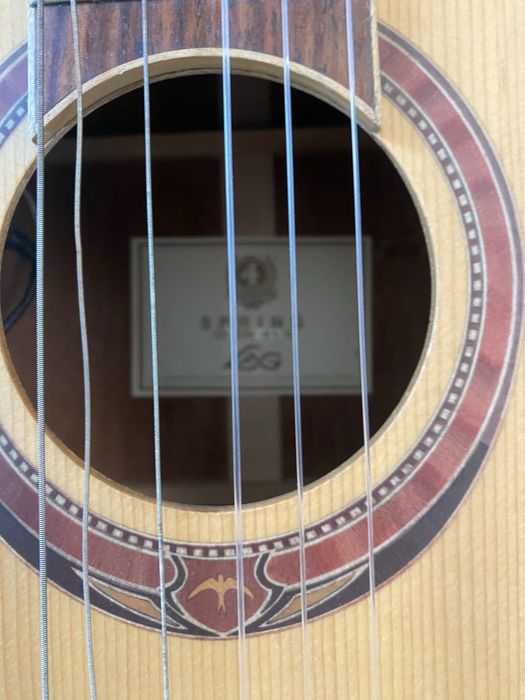 Guitarra marca LAG eletroacustica….