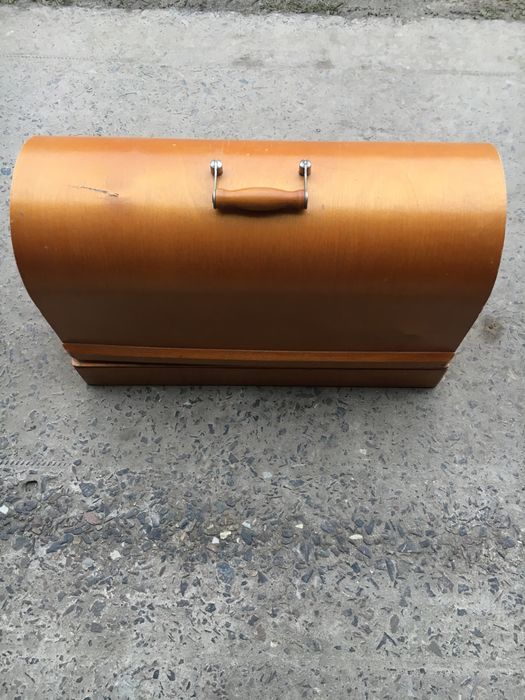 Машинка швейна ( ручна )