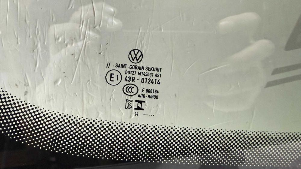 VW ID7 (2023-) вітрове скло