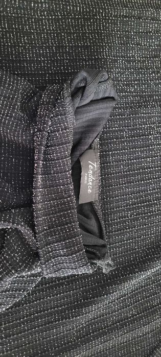 vestido preto de lamé