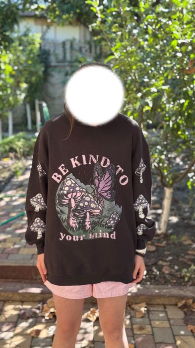 Новая кофта, но без бирки. Размер С, оверсайз