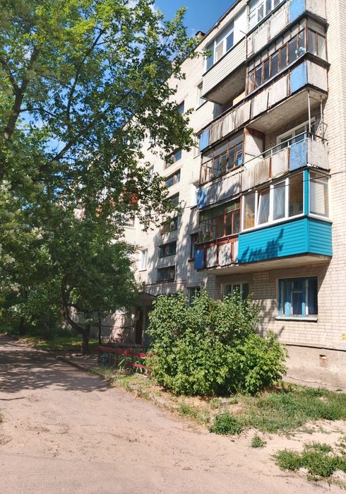 Гарненька двостороння 1на кв-ра в районі Електрону !!!