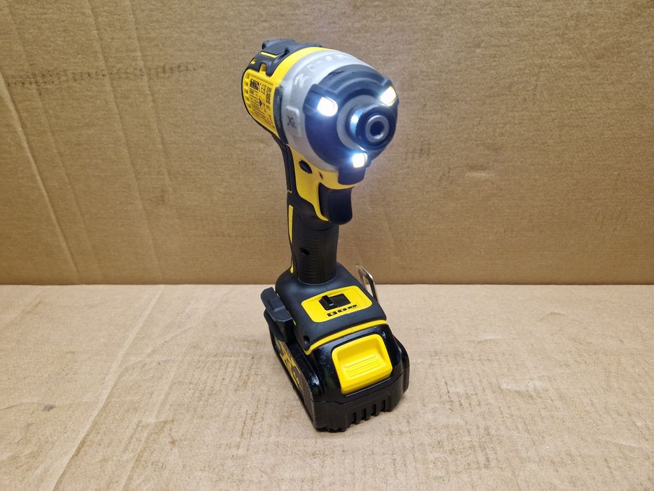 Zakrętarka DeWalt DCF 887 4.0Ah oryginał