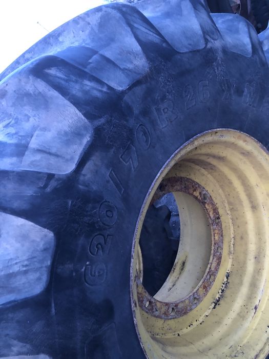 Koła r 26 John deere 620/65r26