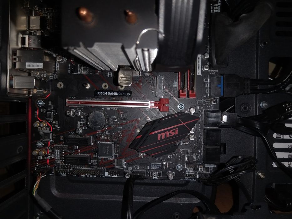 Intel i7 8700, 16 gb ram, SSD 500 gb, HDD 2TB