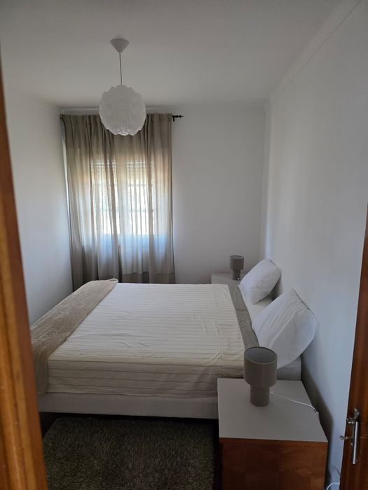 Arrendo T2 remodelado entrada imediata