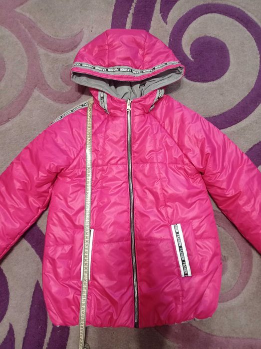 Куртка весняна на дівчинку двохстороння.8-10р.