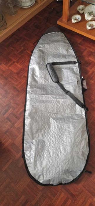 Prancha de surf short-board com capa