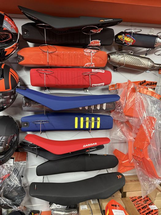 Сидіння занижене/ступінчасте КТМ/ HUSQVARNA /Gasgas