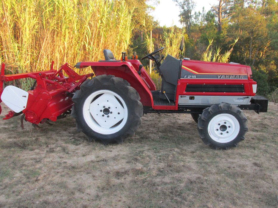 Trator  Yanmar F215 4WD com Alfaia Fresa