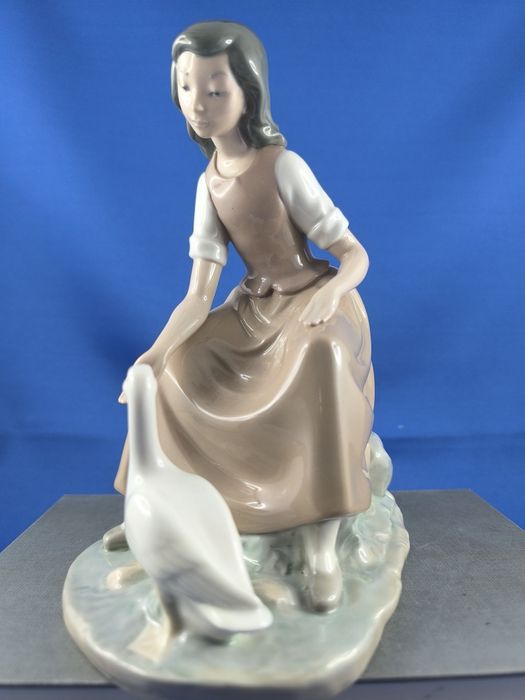 Gęsiarka Nao by Lladro Hiszpania #porcelana #ozdoba  #dekoracja