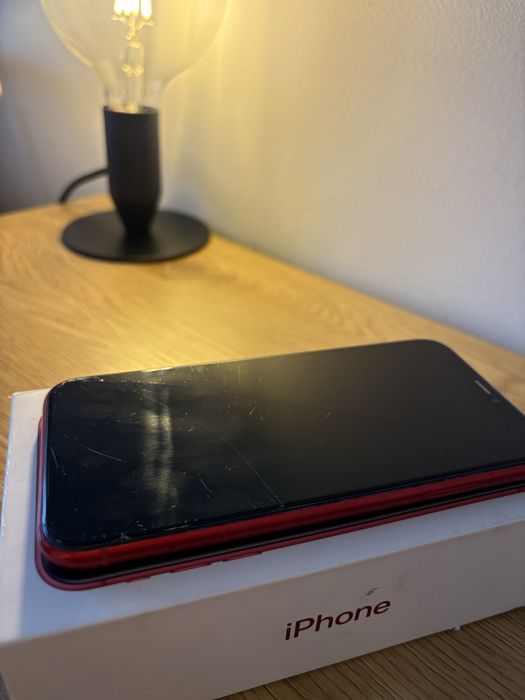 iPhone XR 64 GB czerwony