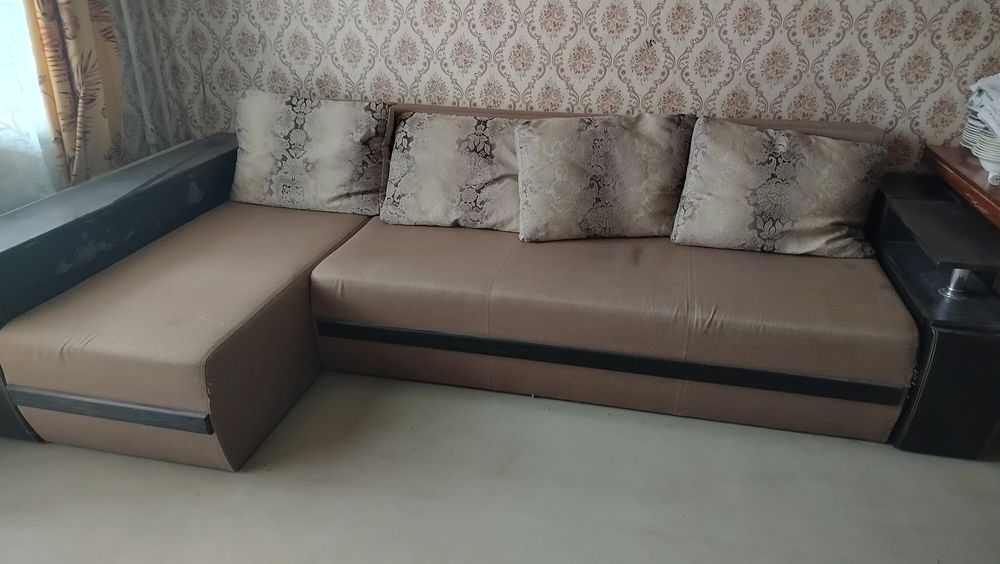 Продам великий діван , ліжко