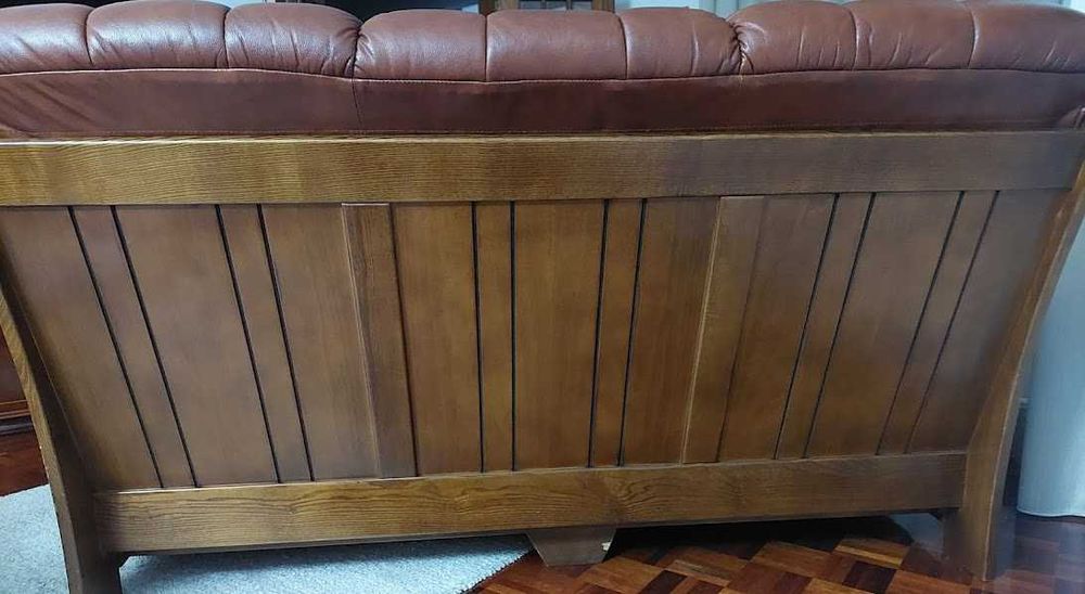 Sofá de 3 lugares, em pele