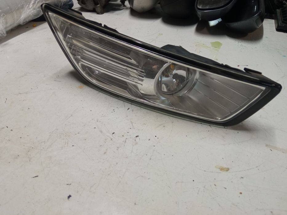 Halogen prawy Ford Mondeo MK4