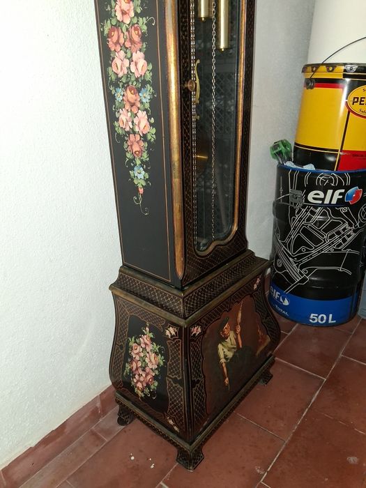 Relógio de pé pintado à mão