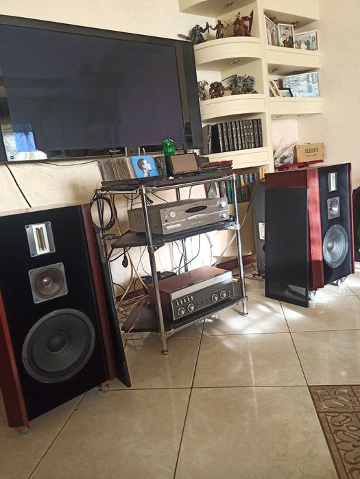 Акустичні колонки класу Hi End Quadral Wotan.