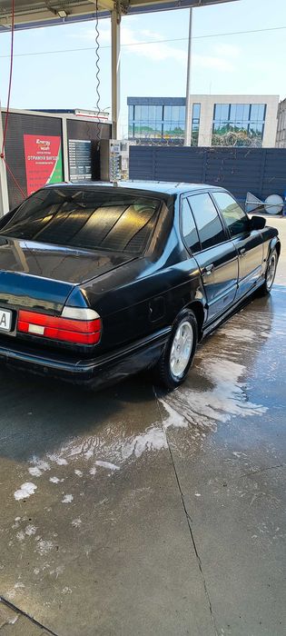 продам автомобили бмв   е 32  3 штуки